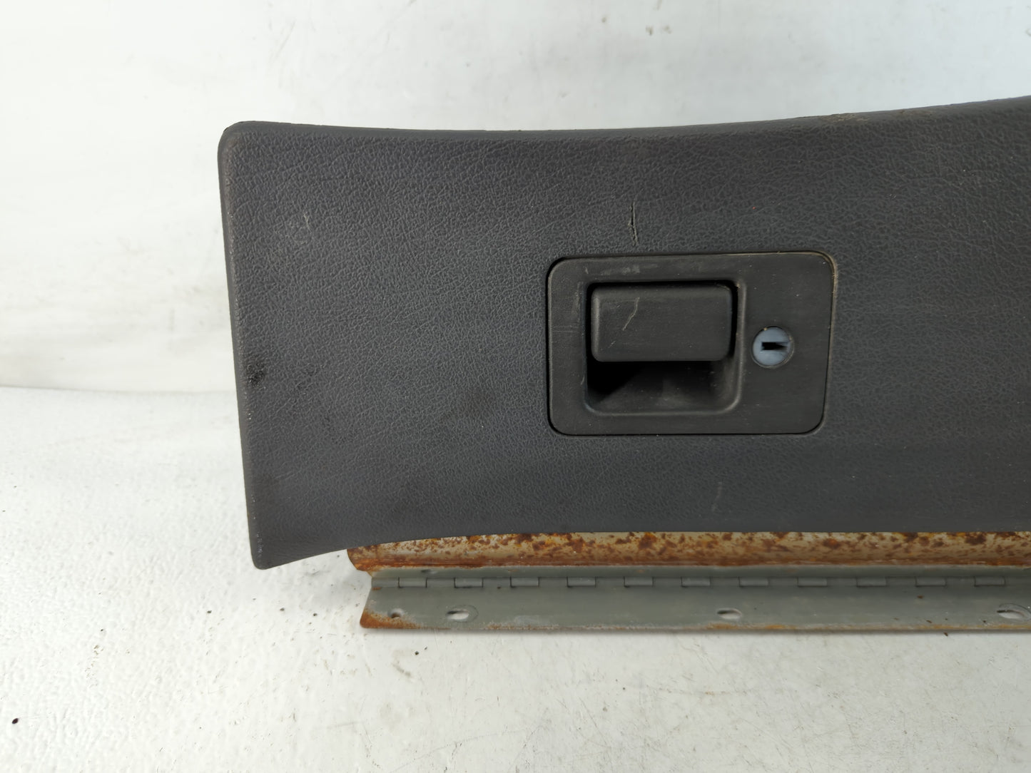 2008 Ford Mustang Passenger Glove Box Door Storage Compartment Black - Oemusedautoparts1.com