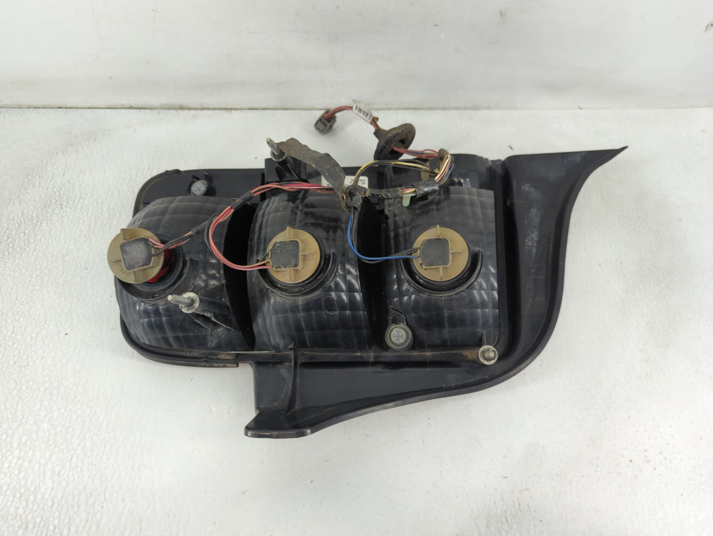 2005-2009 Ford Mustang Tail Light Assembly Driver Left OEM P/N:8R33-13B505-AA Fits Fits 2005 2006 2007 2008 2009 OEM Used Au