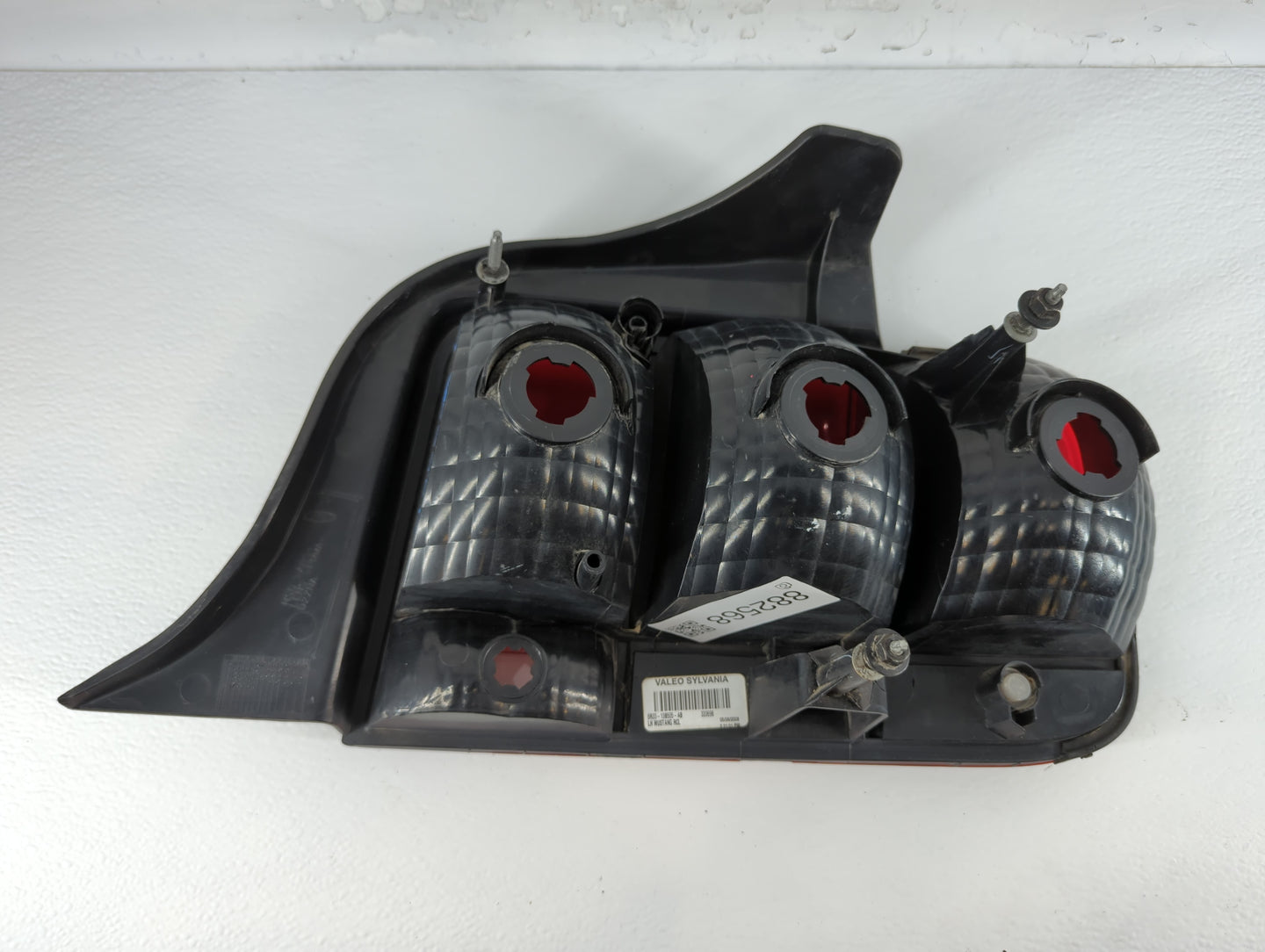 2005-2009 Ford Mustang Tail Light Assembly Driver Left OEM P/N:8R33-13B505-AB Fits Fits 2005 2006 2007 2008 2009 OEM Used Au