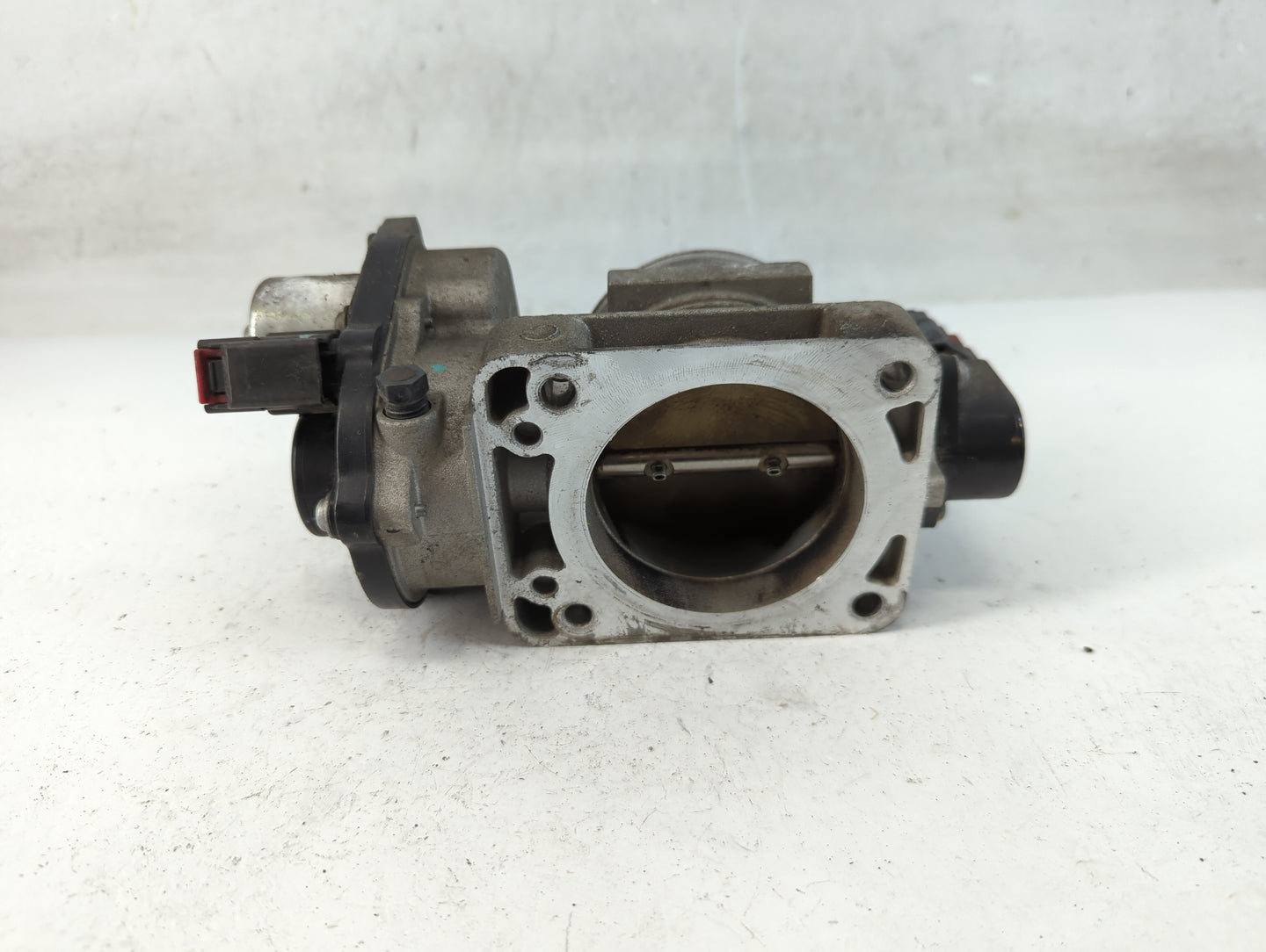2006-2010 Ford Mustang Throttle Body Fits Fits 2004 2005 2006 2007 2008 2009 2010 2011 2012 2013 2014 2015 2016 OEM Used Aut