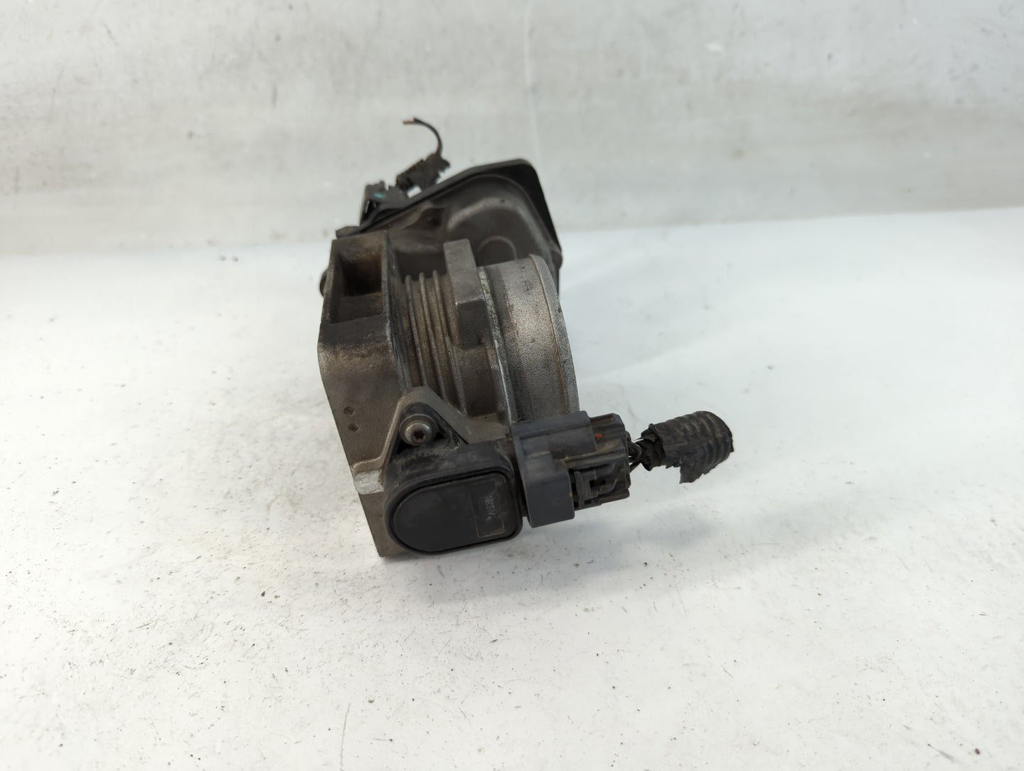 2006-2010 Ford Mustang Throttle Body P/N:6R3E-AB Fits Fits 2004 2005 2006 2007 2008 2009 2010 2011 2012 2013 2014 2015 2016 