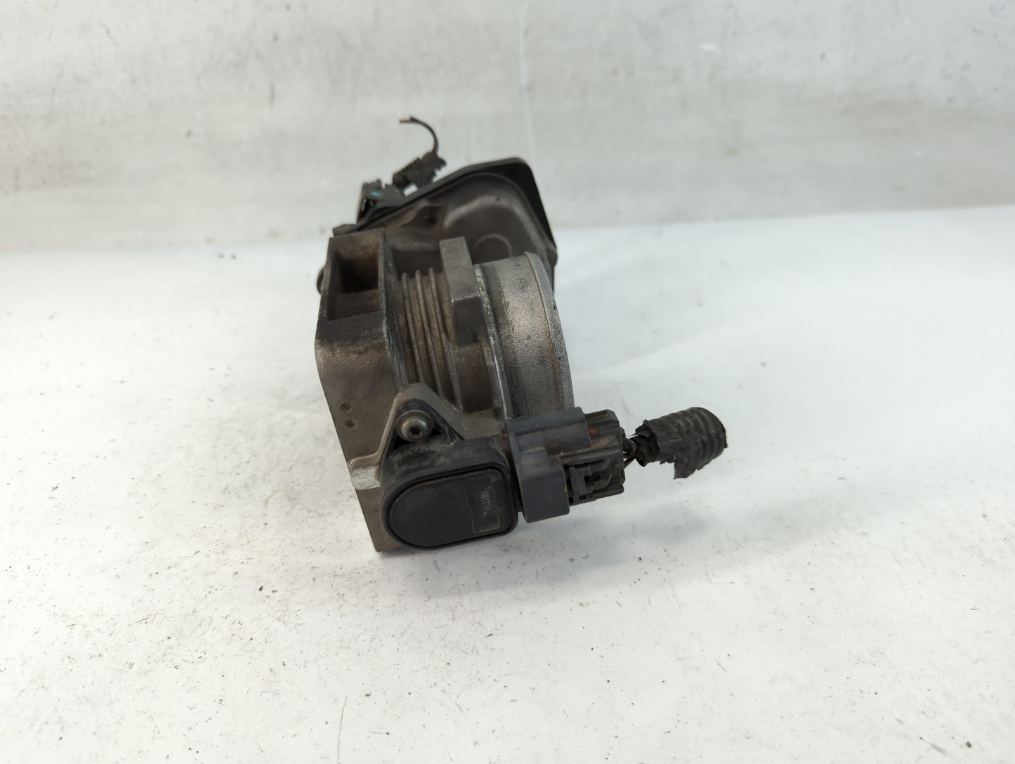 2006-2010 Ford Mustang Throttle Body P/N:6R3E-AB Fits Fits 2004 2005 2006 2007 2008 2009 2010 2011 2012 2013 2014 2015 2016 