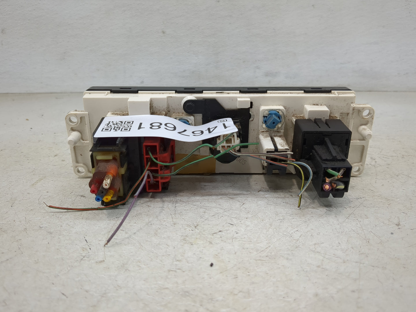 2003-2011 Ford Ranger Climate Control Module Temperature AC/Heater Replacement P/N:YH-JC733-BA Fits OEM Used Auto Parts - Oe