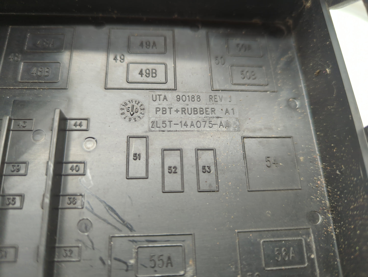 2007-2011 Ford Ranger Fusebox Fuse Box Panel Relay Module P/N:2L5T-14A075-AA 7L5T-14A254-AA Fits Fits 2007 2008 2009 2010 20