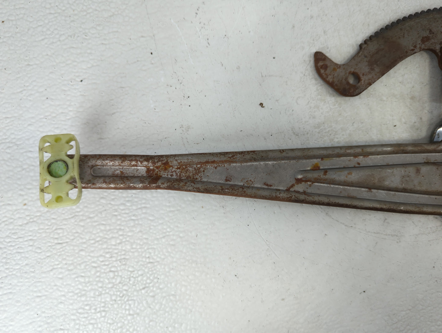 1993-2011 Ford Ranger Driver Left Front Window Regulator - Oemusedautoparts1.com