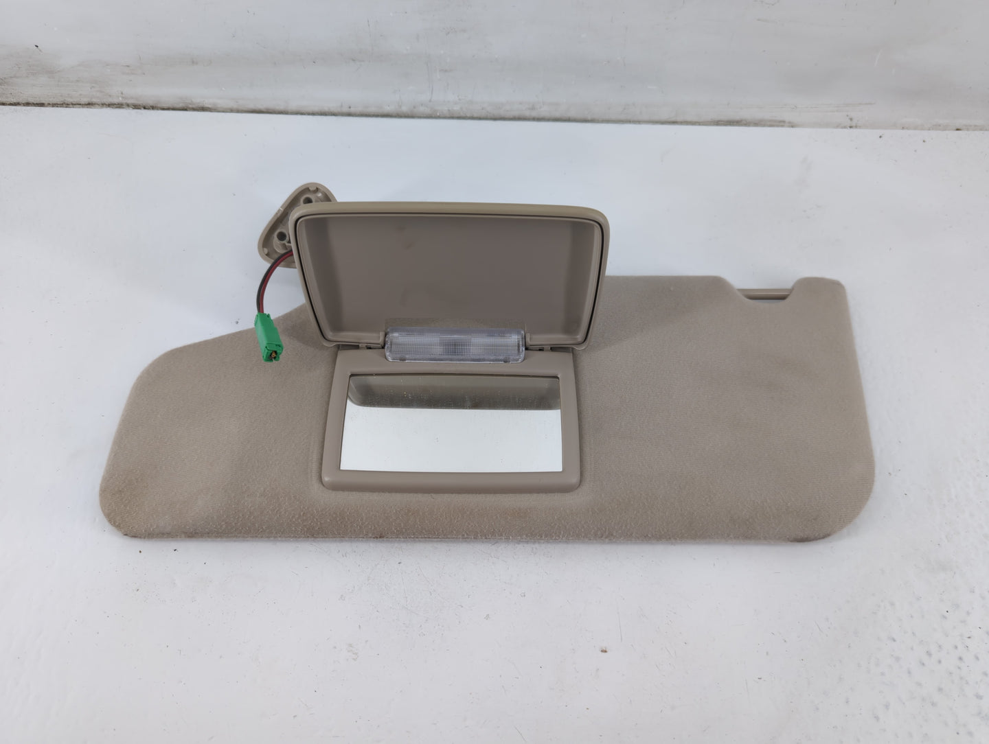 2008-2009 Ford Taurus Sun Visor Shade Replacement Driver Left Mirror Fits Fits 2008 2009 OEM Used Auto Parts - Oemusedautopa