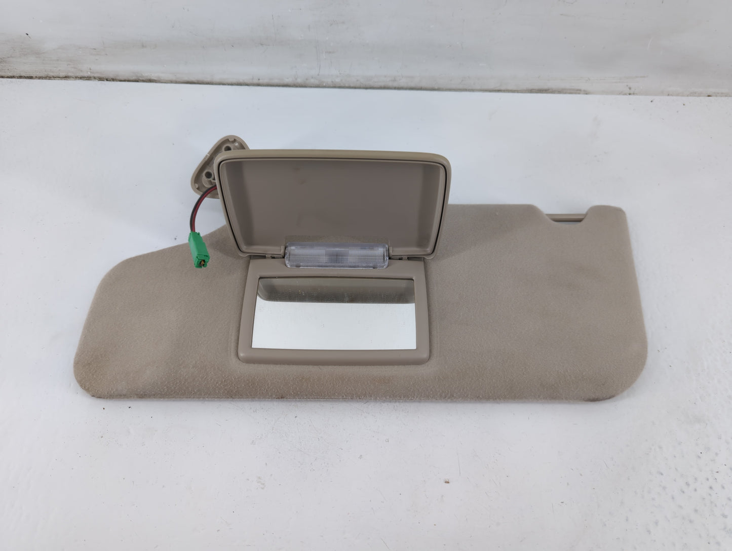 2008-2009 Ford Taurus Sun Visor Shade Replacement Driver Left Mirror Fits Fits 2008 2009 OEM Used Auto Parts - Oemusedautopa