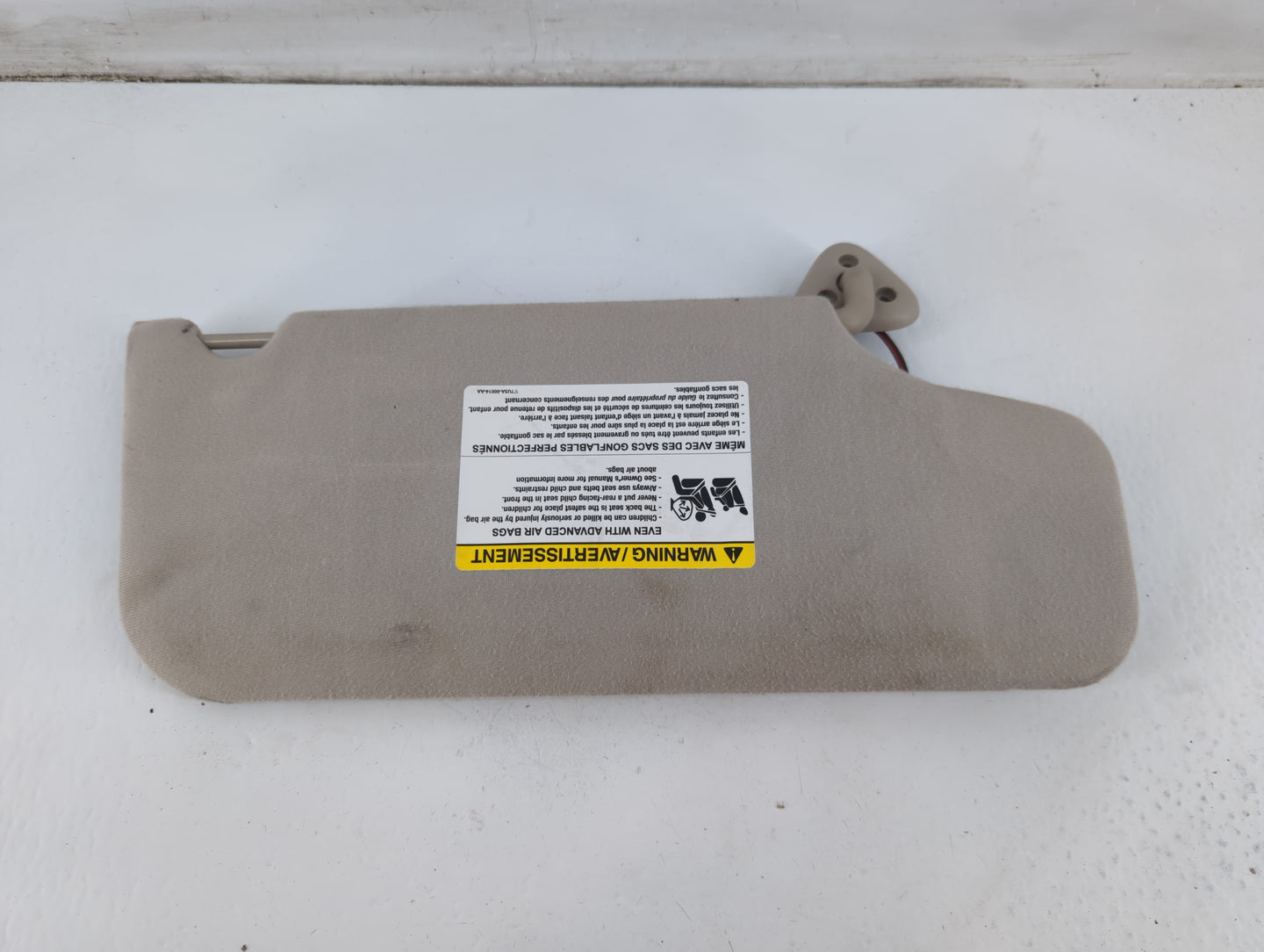 2008-2009 Ford Taurus Sun Visor Shade Replacement Driver Left Mirror Fits Fits 2008 2009 OEM Used Auto Parts - Oemusedautopa