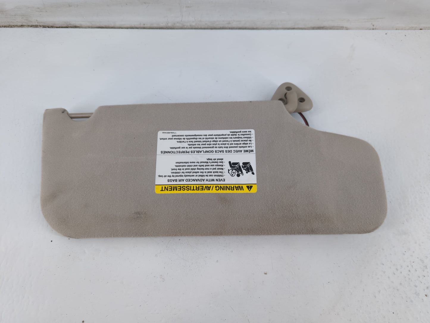 2008-2009 Ford Taurus Sun Visor Shade Replacement Driver Left Mirror Fits Fits 2008 2009 OEM Used Auto Parts - Oemusedautopa