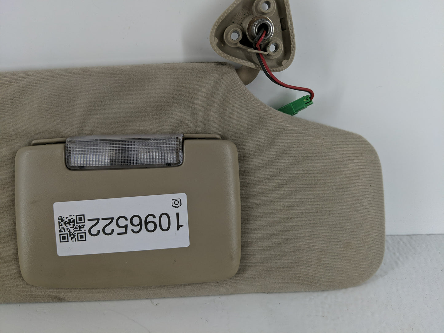 2008-2009 Ford Taurus Sun Visor Shade Replacement Passenger Right Mirror Fits Fits 2008 2009 OEM Used Auto Parts - Oemusedau
