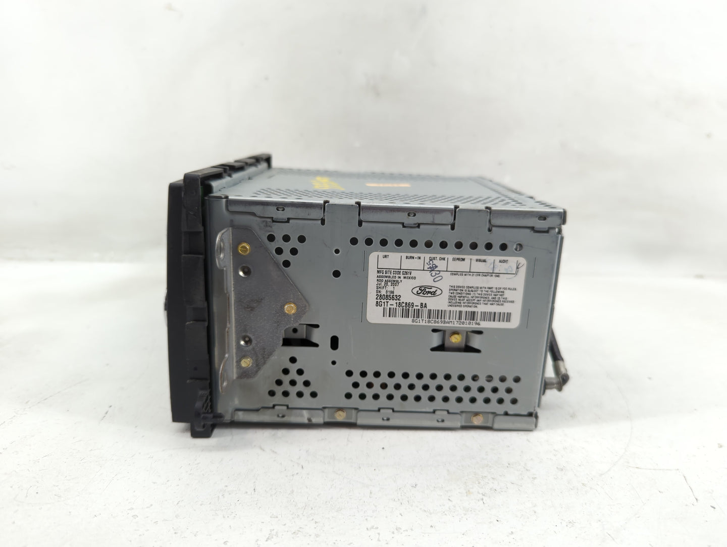 2008-2009 Ford Taurus Radio AM FM Cd Player Receiver Replacement P/N:8G1T-18C869-BA Fits Fits 2008 2009 OEM Used Auto Parts 