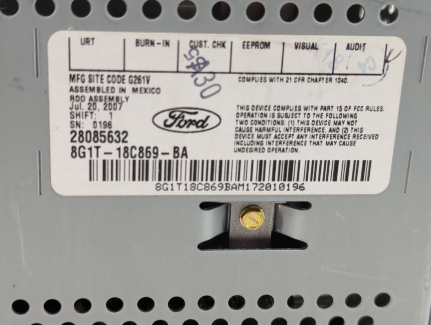 2008-2009 Ford Taurus Radio AM FM Cd Player Receiver Replacement P/N:8G1T-18C869-BA Fits Fits 2008 2009 OEM Used Auto Parts 