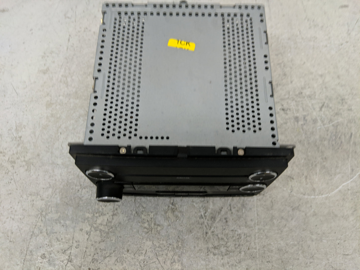 2008-2009 Ford Taurus Radio AM FM Cd Player Receiver Replacement P/N:8G1T-18C869-FA Fits Fits 2008 2009 OEM Used Auto Parts 