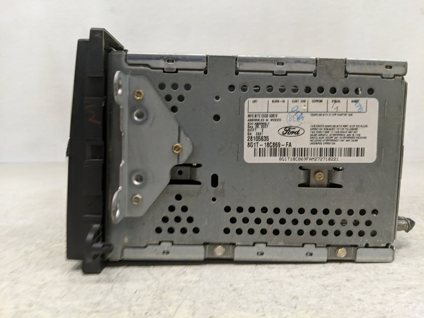 2008-2009 Ford Taurus Radio AM FM Cd Player Receiver Replacement P/N:8G1T-18C869-FA Fits Fits 2008 2009 OEM Used Auto Parts 