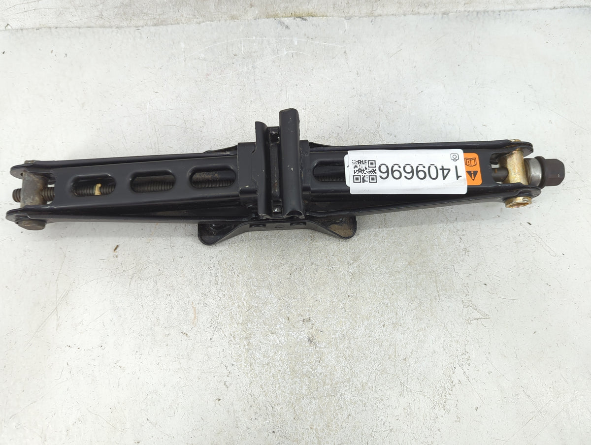 2008 Ford Taurus Spare Scissor Car Jack 1409696 - Oemusedautoparts1.com