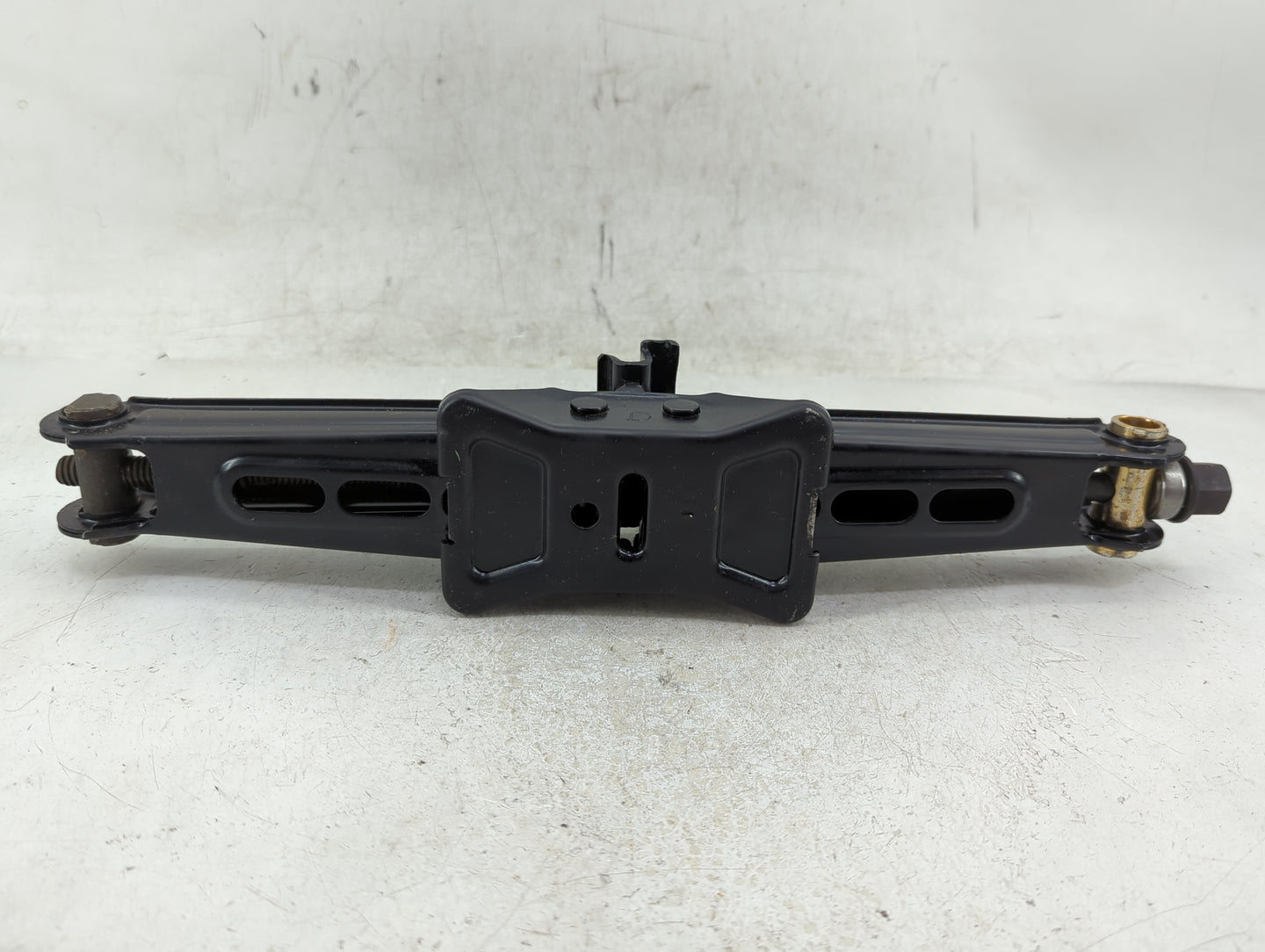 2008 Ford Taurus Spare Scissor Car Jack - Oemusedautoparts1.com