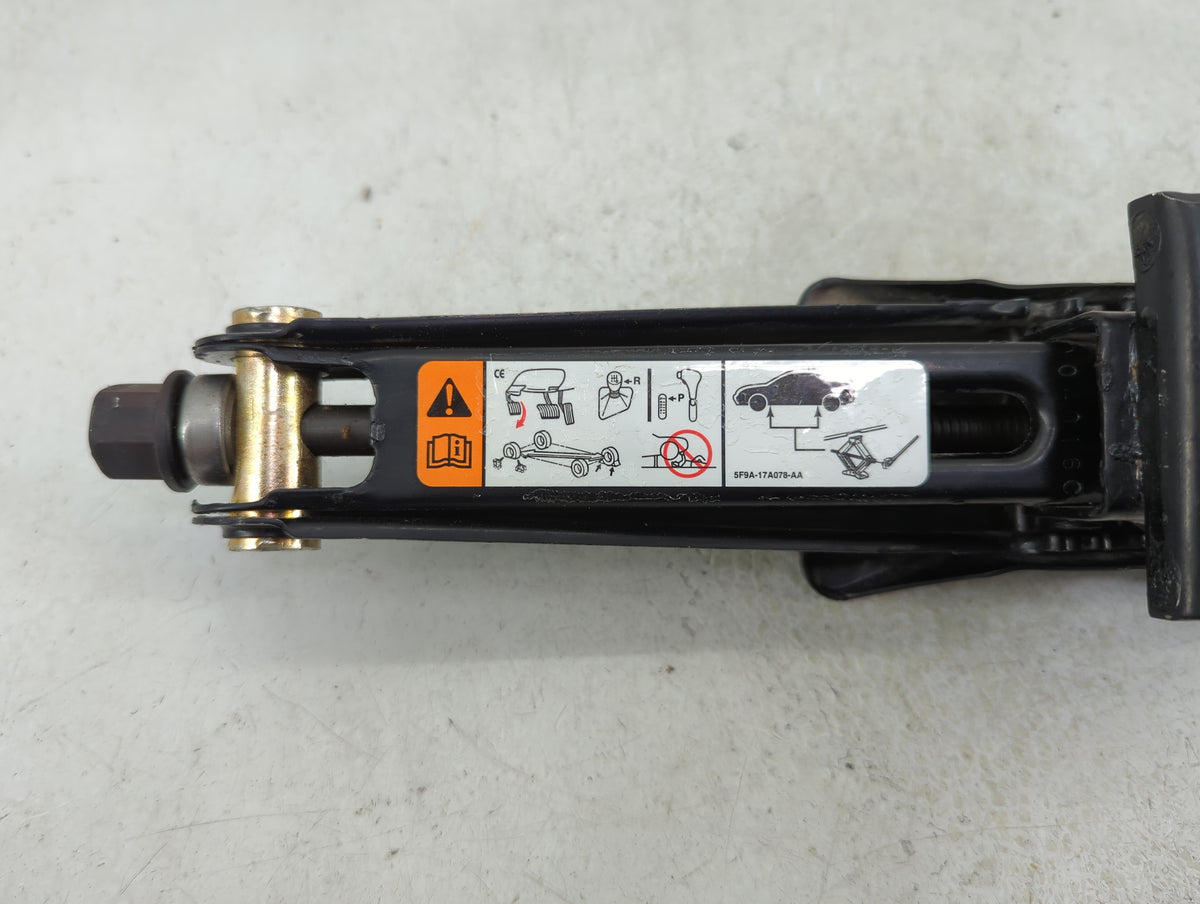 2008 Ford Taurus Spare Scissor Car Jack 1409696 - Oemusedautoparts1.com