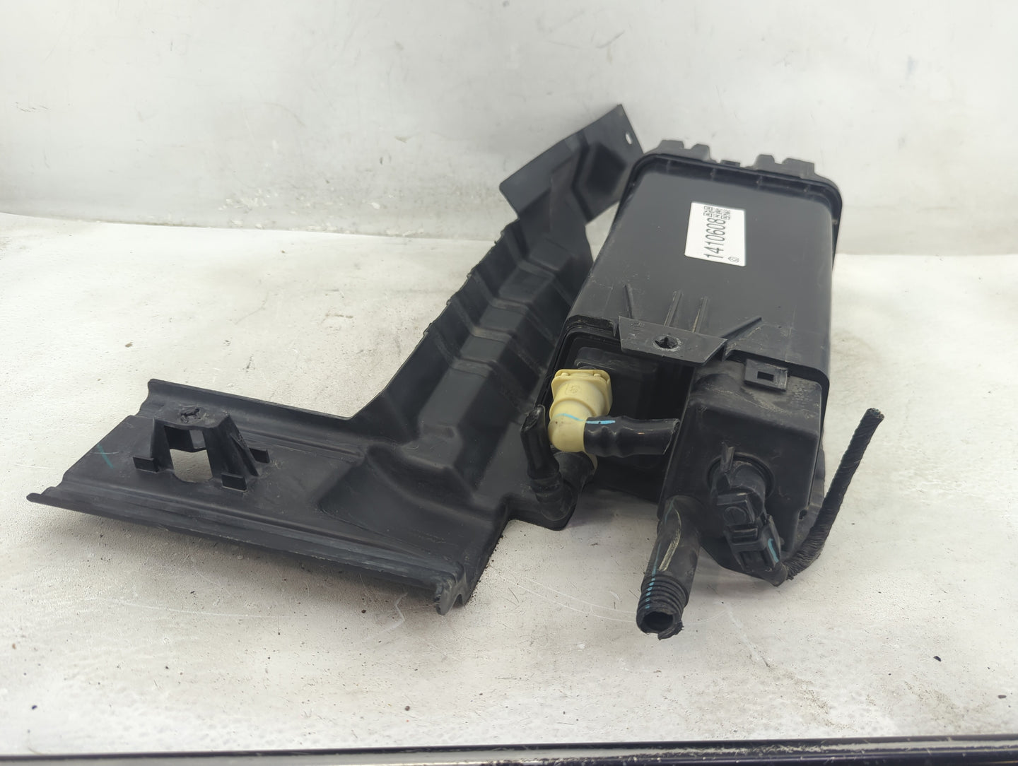 2008 Ford Taurus Fuel Vapor Charcoal Canister - Oemusedautoparts1.com