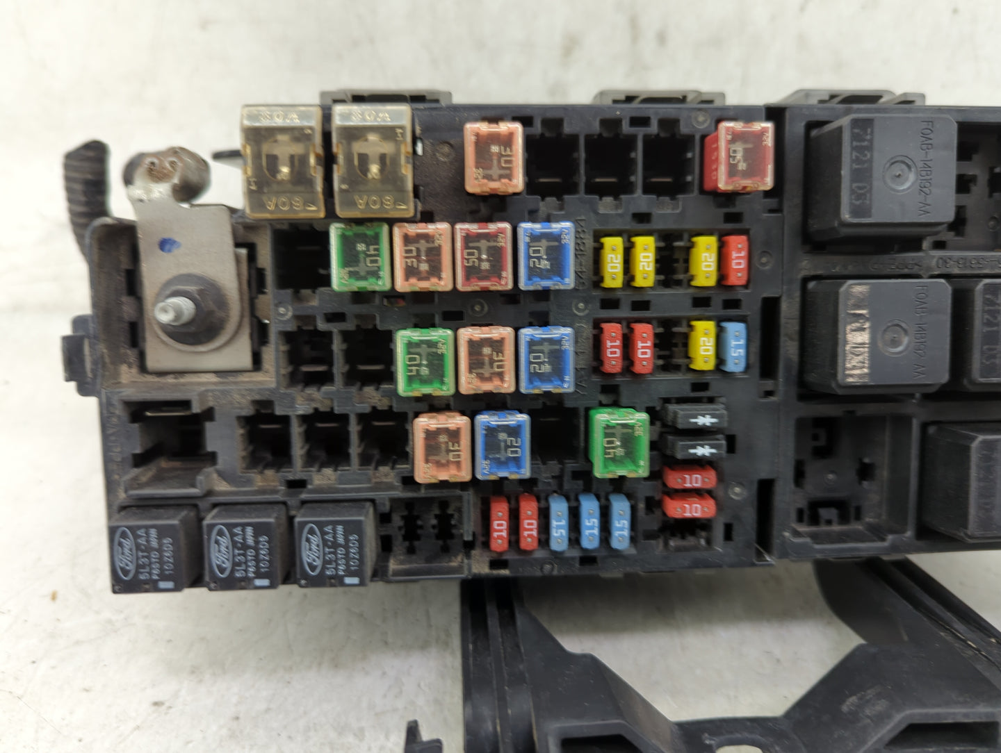 2008-2009 Ford Taurus Fusebox Fuse Box Panel Relay Module P/N:8G1T-14A008-AC Fits Fits 2008 2009 OEM Used Auto Parts - Oemus