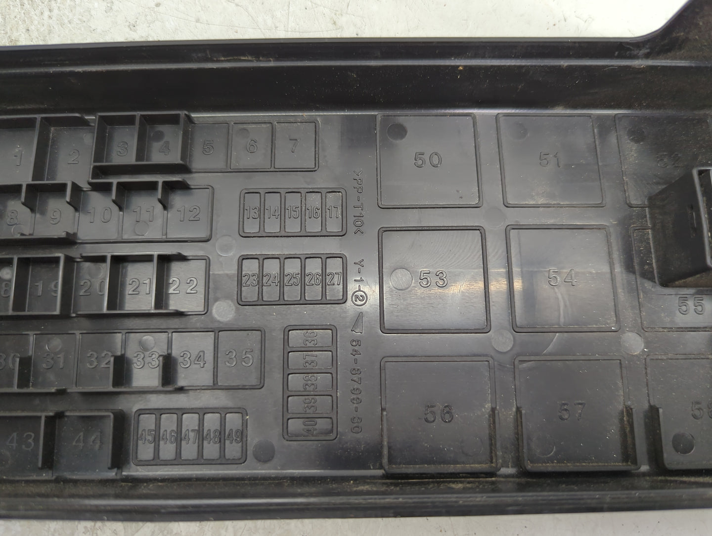 2008-2009 Ford Taurus Fusebox Fuse Box Panel Relay Module P/N:8G1T-14A008-AC Fits Fits 2008 2009 OEM Used Auto Parts - Oemus