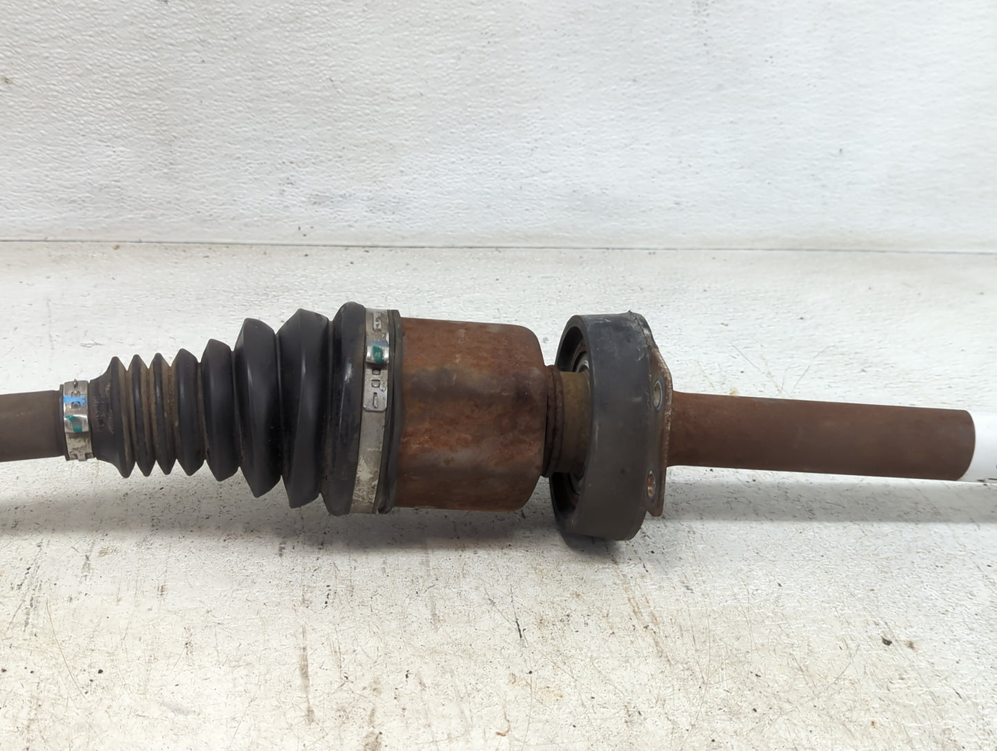 2008-2014 Ford Taurus Axle Shaft Front Passenger Cv C/v - Oemusedautoparts1.com