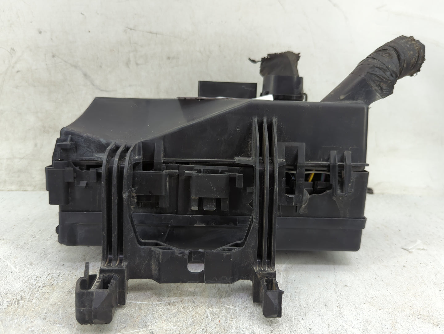2008-2009 Ford Taurus Fusebox Fuse Box Panel Relay Module P/N:8G1T-14A003-AC Fits Fits 2008 2009 OEM Used Auto Parts - Oemus