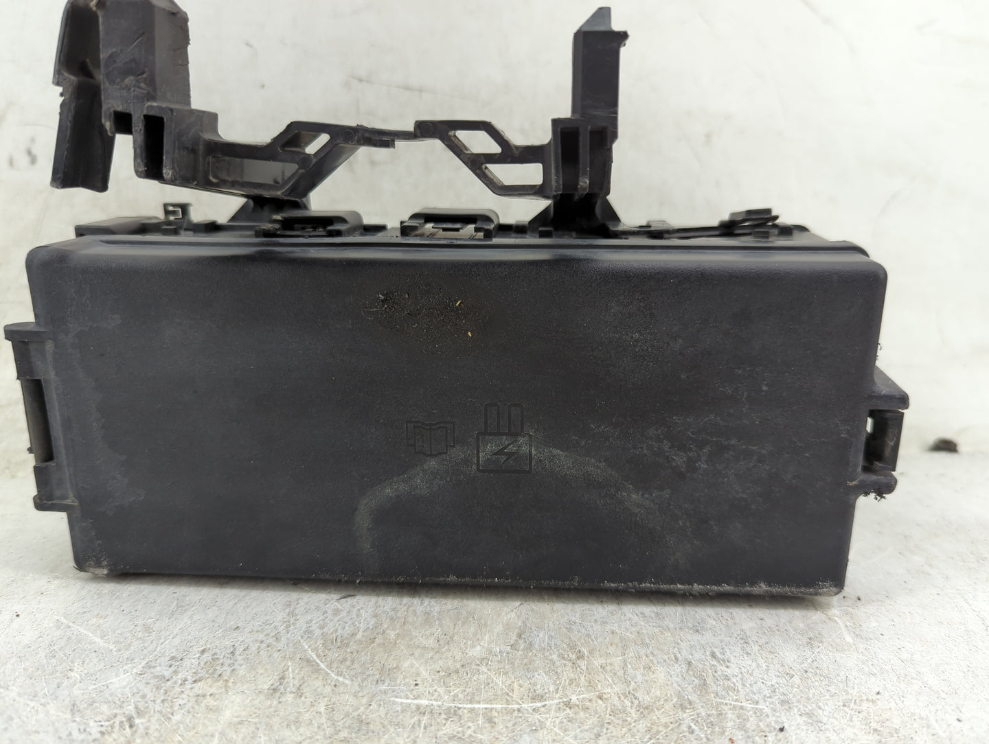 2008-2009 Ford Taurus Fusebox Fuse Box Panel Relay Module P/N:8G1T-14A003-AC Fits Fits 2008 2009 OEM Used Auto Parts - Oemus