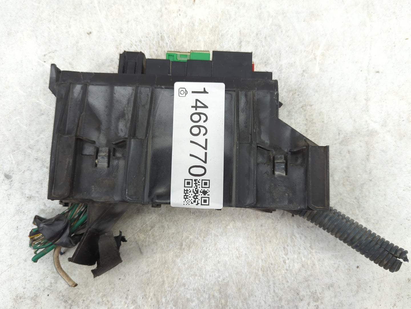 2008-2009 Ford Taurus Fusebox Fuse Box Panel Relay Module Fits Fits 2008 2009 OEM Used Auto Parts - Oemusedautoparts1.com