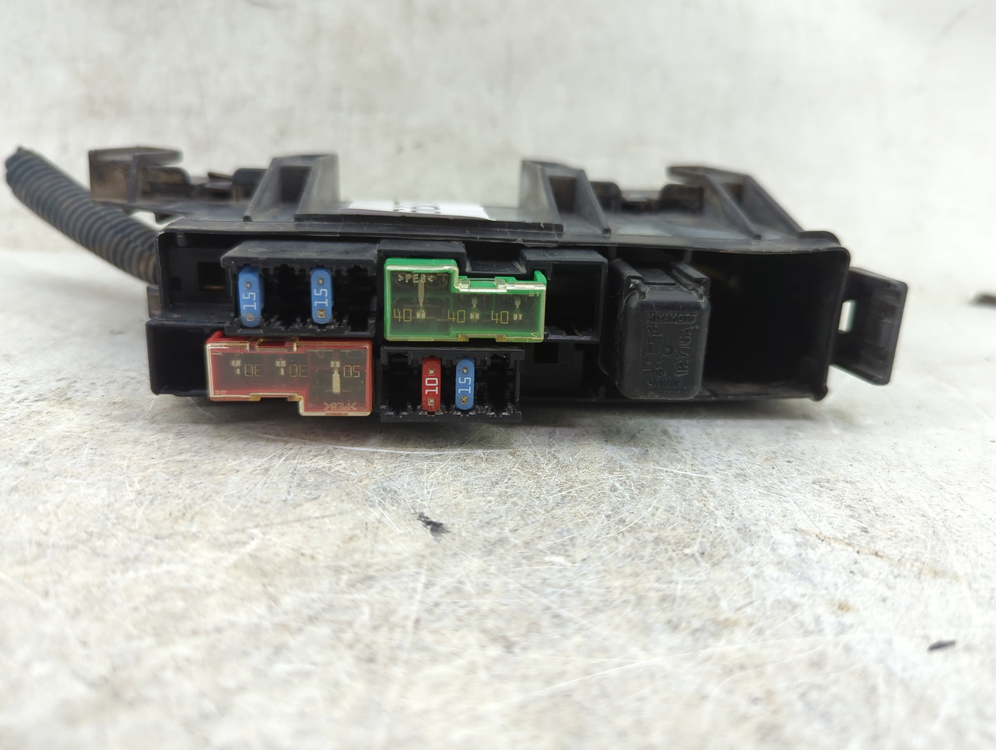 2008-2009 Ford Taurus Fusebox Fuse Box Panel Relay Module Fits Fits 2008 2009 OEM Used Auto Parts - Oemusedautoparts1.com