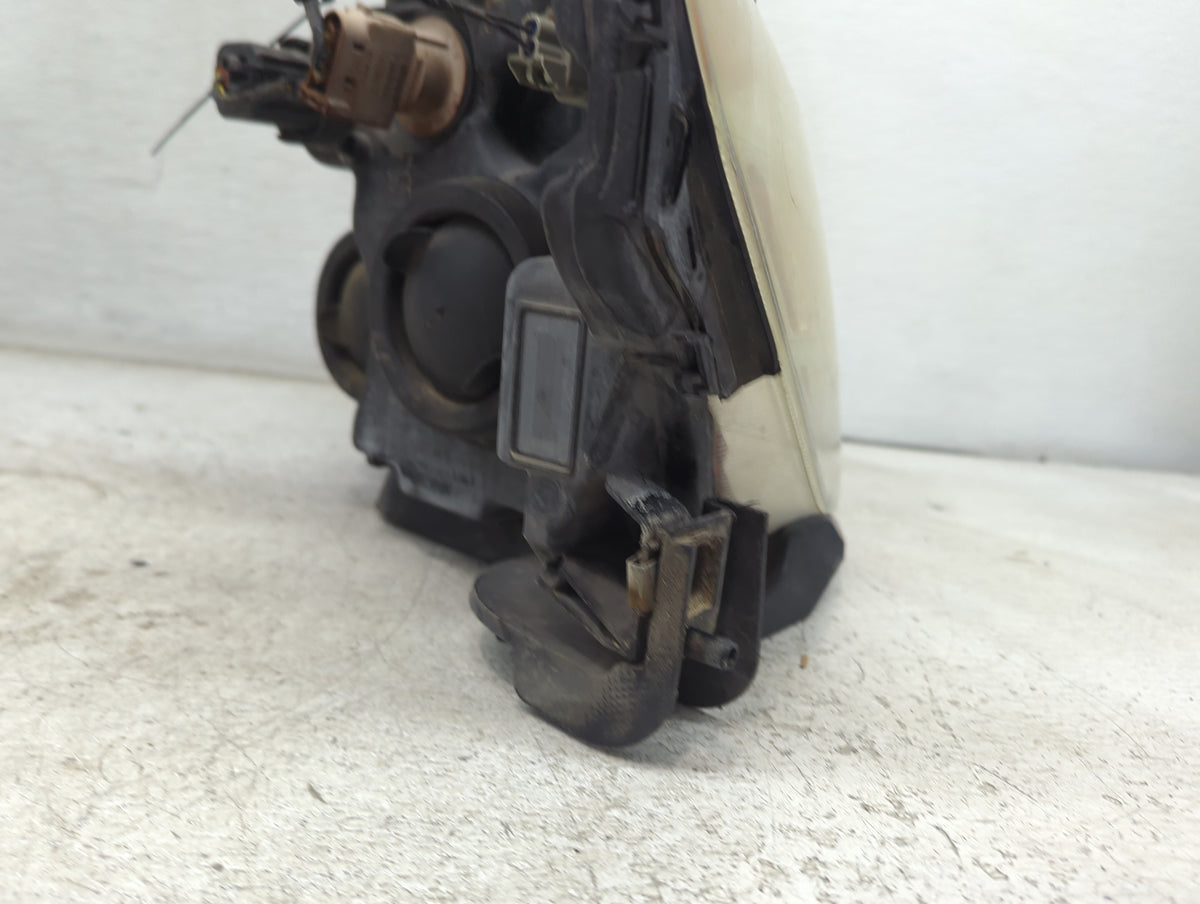 2008 Ford Taurus Passenger Right Oem Head Light Headlight Lamp - Oemusedautoparts1.com