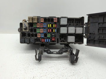 2008-2009 Ford Taurus Fusebox Fuse Box Panel Relay Module P/N:54-8799-30 8G1T-14A003-AC Fits Fits 2008 2009 OEM Used Auto Parts