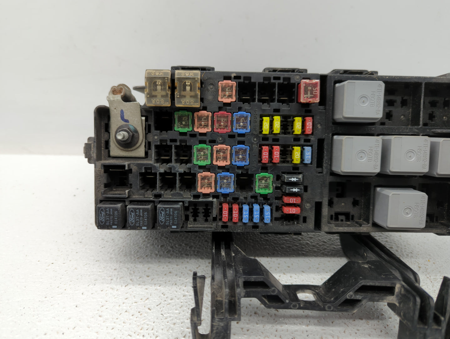 2008-2009 Ford Taurus Fusebox Fuse Box Panel Relay Module P/N:54-8799-30 8G1T-14A003-AC Fits Fits 2008 2009 OEM Used Auto Pa