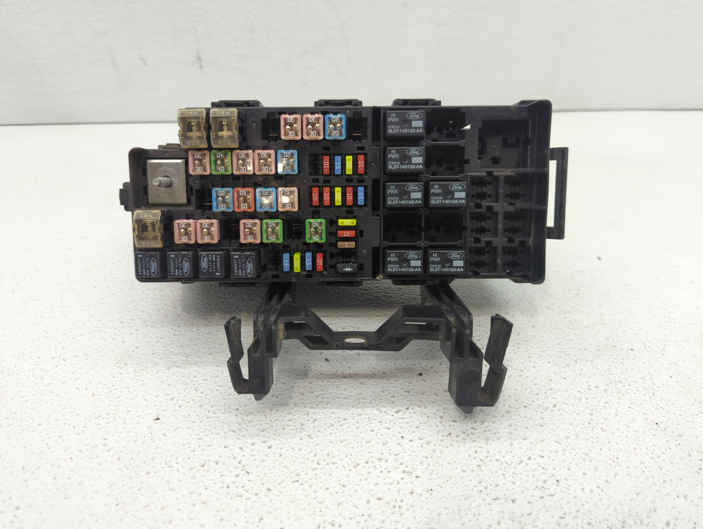 2008-2009 Ford Taurus Fusebox Fuse Box Panel Relay Module P/N:8G1T-14A003-AC Fits Fits 2008 2009 OEM Used Auto Parts - Oemus