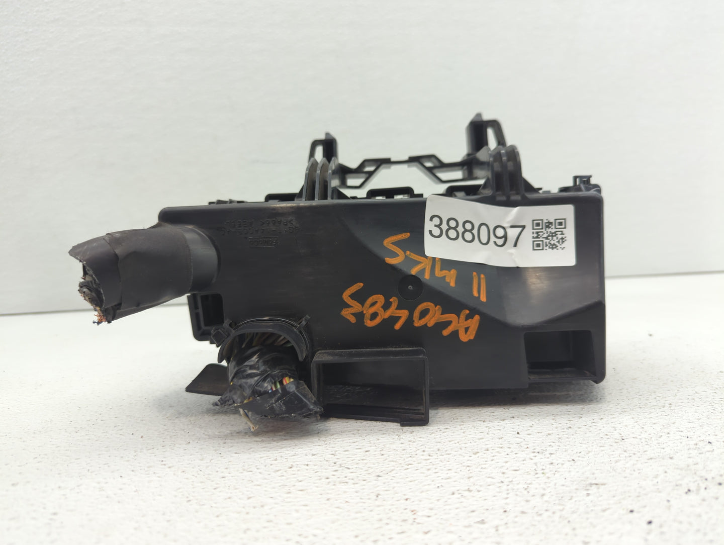 2008-2009 Ford Taurus Fusebox Fuse Box Panel Relay Module P/N:8G1T-14A003-AC Fits Fits 2008 2009 OEM Used Auto Parts - Oemus