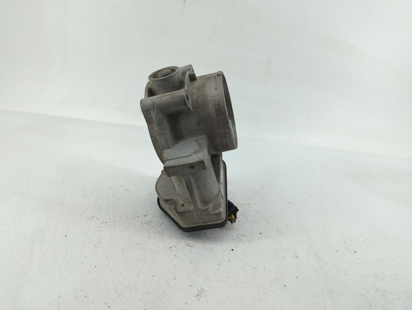 2008-2012 Ford Taurus Throttle Body P/N:7T4E-EC Fits Fits 2007 2008 2009 2010 2011 2012 2013 2014 OEM Used Auto Parts - Oemu