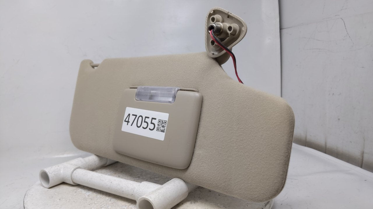2008 Ford Taurus Sun Visor Shade Replacement Passenger Right Mirror Fits OEM Used Auto Parts - Oemusedautoparts1.com