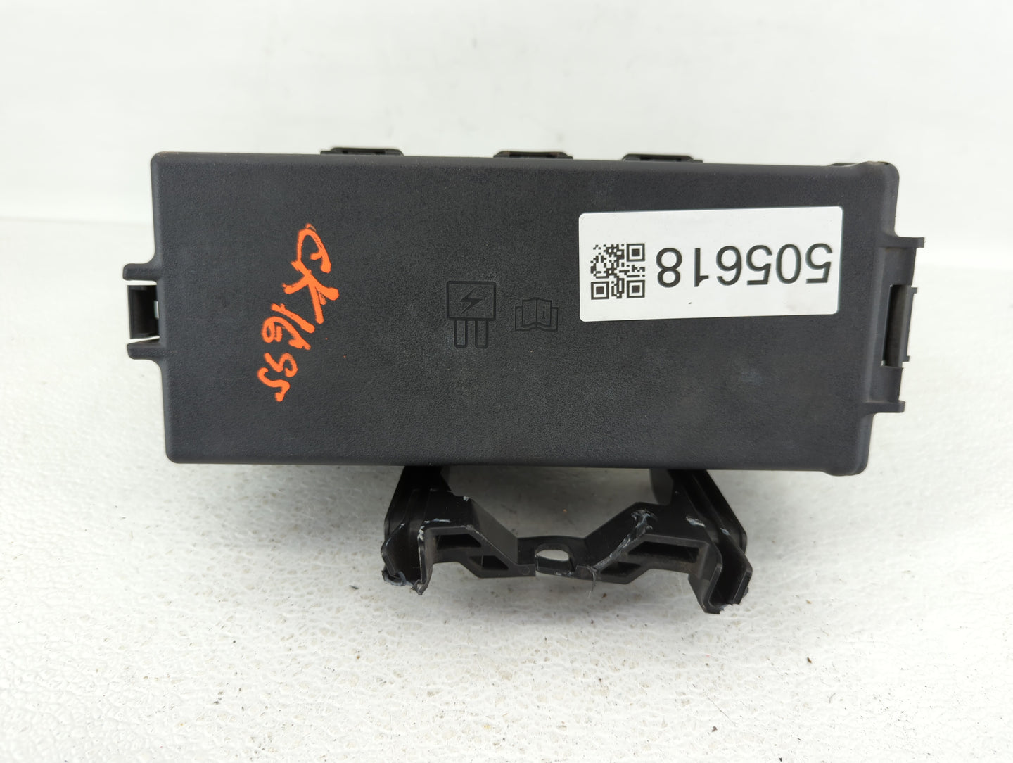 2008-2009 Ford Taurus Fusebox Fuse Box Panel Relay Module P/N:6E5T-14A003-AB 8G1T-14A003-AC Fits Fits 2008 2009 OEM Used Aut