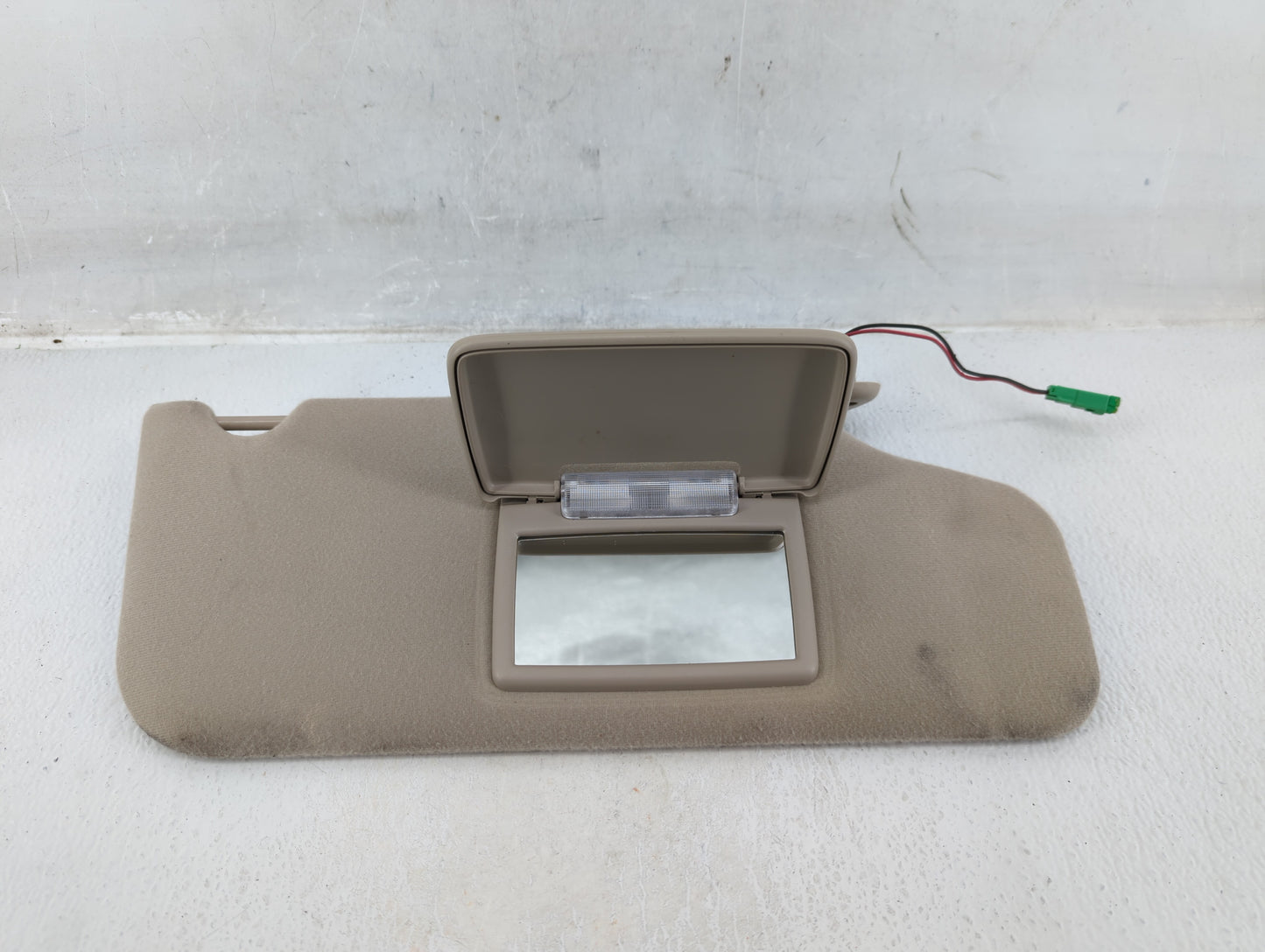 2008-2009 Ford Taurus Sun Visor Shade Replacement Passenger Right Mirror Fits Fits 2008 2009 OEM Used Auto Parts - Oemusedau