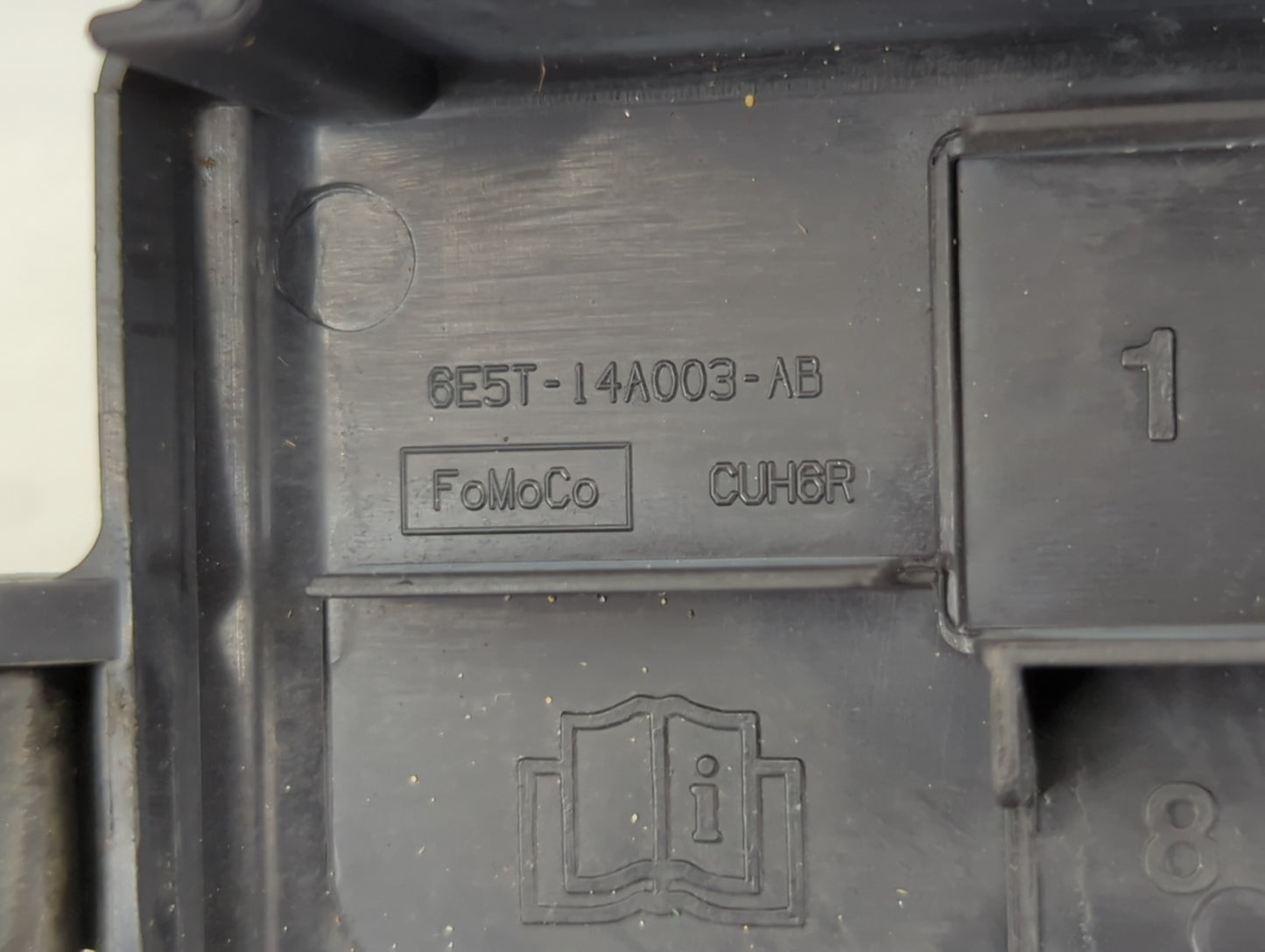 2008-2009 Ford Taurus Fusebox Fuse Box Panel Relay Module P/N:6E5T-14A003-AB Fits Fits 2008 2009 OEM Used Auto Parts - Oemus