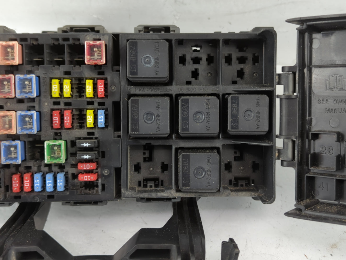 2008-2009 Ford Taurus Fusebox Fuse Box Panel Relay Module P/N:54-8799-30 Fits Fits 2008 2009 OEM Used Auto Parts - Oemusedau