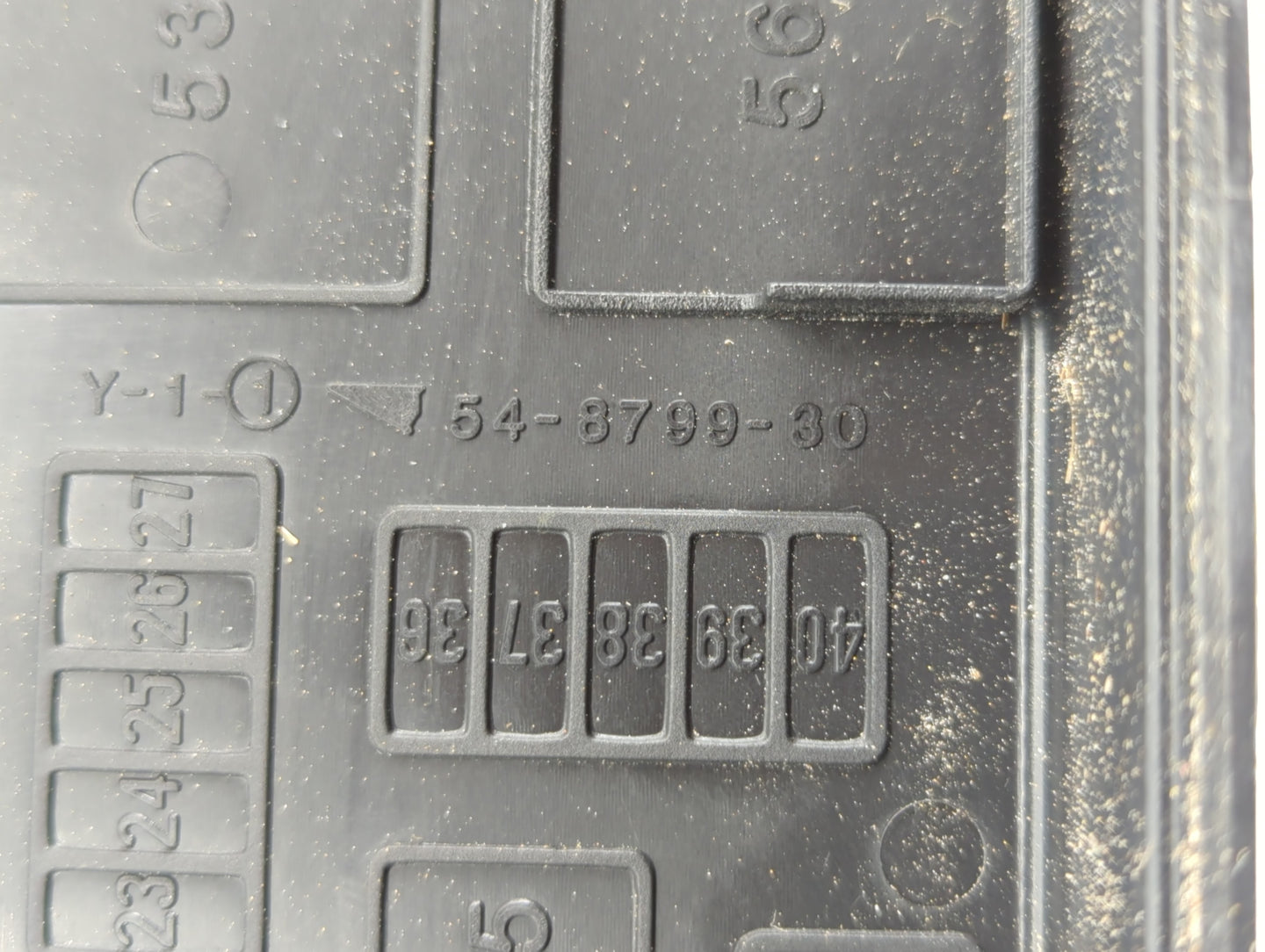 2008-2009 Ford Taurus Fusebox Fuse Box Panel Relay Module P/N:54-8799-30 Fits Fits 2008 2009 OEM Used Auto Parts - Oemusedau