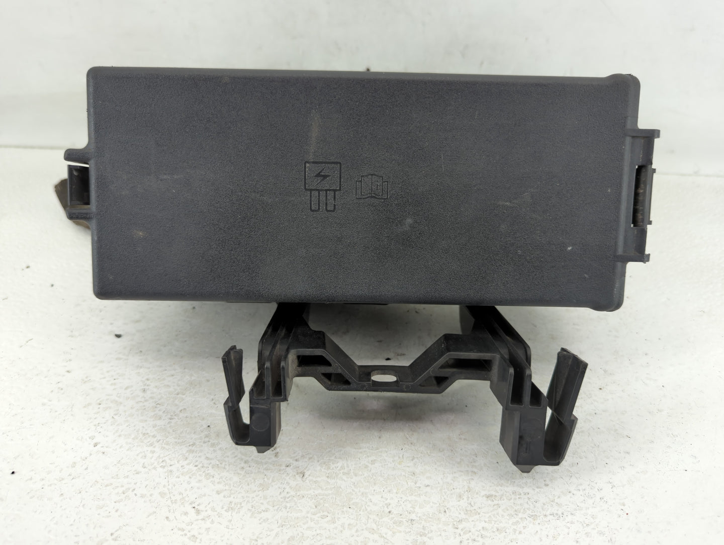 2008-2009 Ford Taurus Fusebox Fuse Box Panel Relay Module P/N:6E5T-14A003-AB Fits Fits 2008 2009 OEM Used Auto Parts - Oemus
