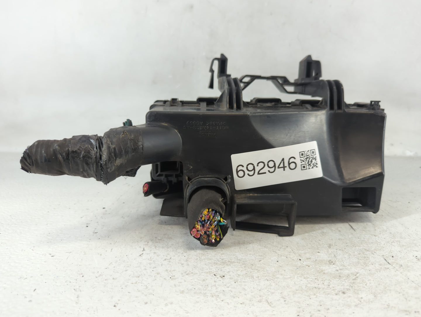 2008-2009 Ford Taurus Fusebox Fuse Box Panel Relay Module P/N:54-8799-30 Fits Fits 2008 2009 OEM Used Auto Parts - Oemusedau
