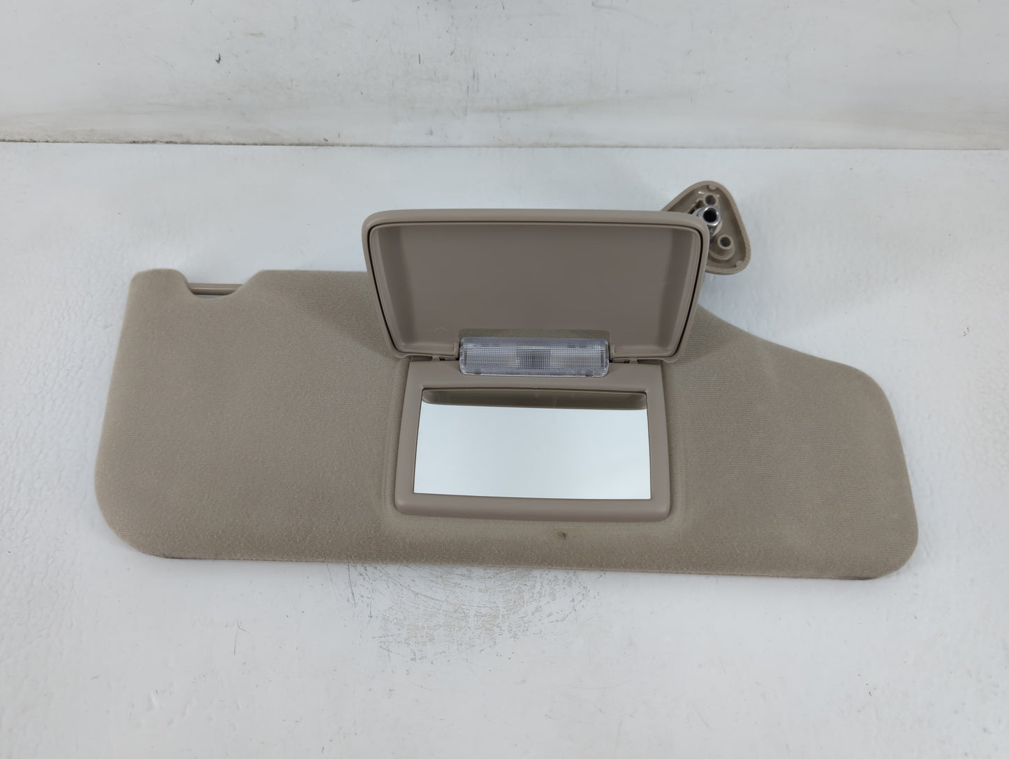 2008-2009 Ford Taurus Sun Visor Shade Replacement Passenger Right Mirror Fits Fits 2008 2009 OEM Used Auto Parts - Oemusedau
