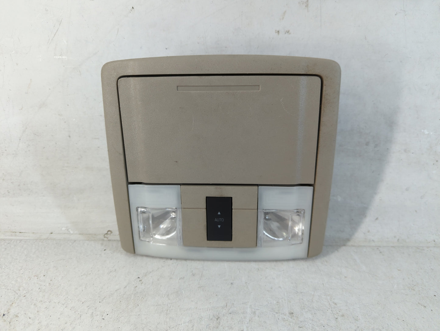 2008 Ford Taurus Overhead Roof Console - Oemusedautoparts1.com