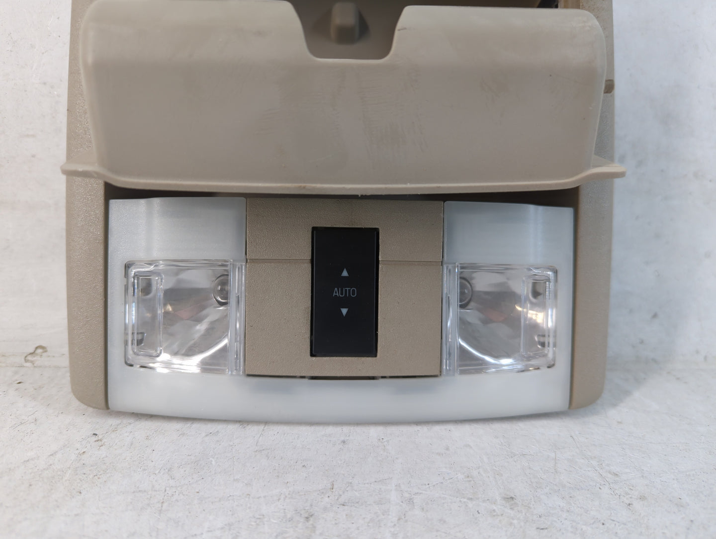 2008 Ford Taurus Overhead Roof Console - Oemusedautoparts1.com