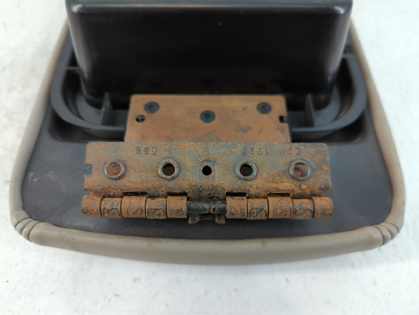 2008 Ford Taurus Center Console Armrest Cover Lid Fits OEM Used Auto Parts - Oemusedautoparts1.com