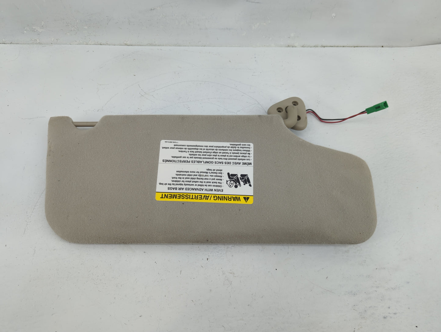 2008-2009 Ford Taurus Sun Visor Shade Replacement Driver Left Mirror Fits Fits 2008 2009 OEM Used Auto Parts - Oemusedautopa