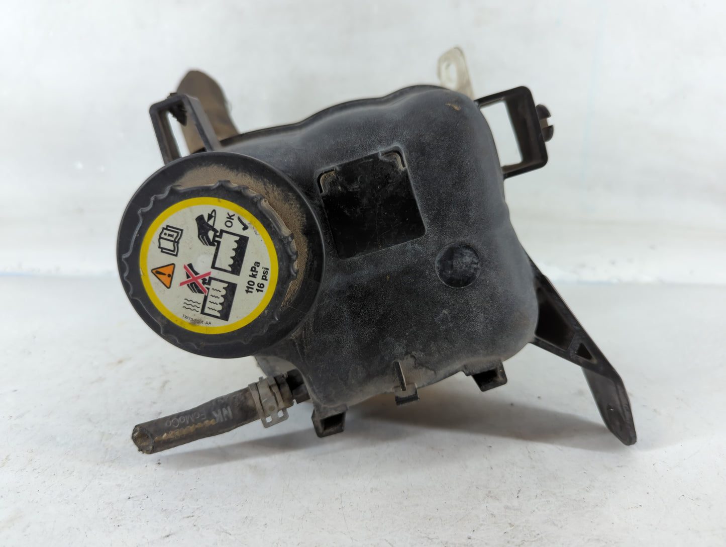 2008-2011 Ford Taurus Radiator Coolant Overflow Expansion Tank Bottle - Oemusedautoparts1.com