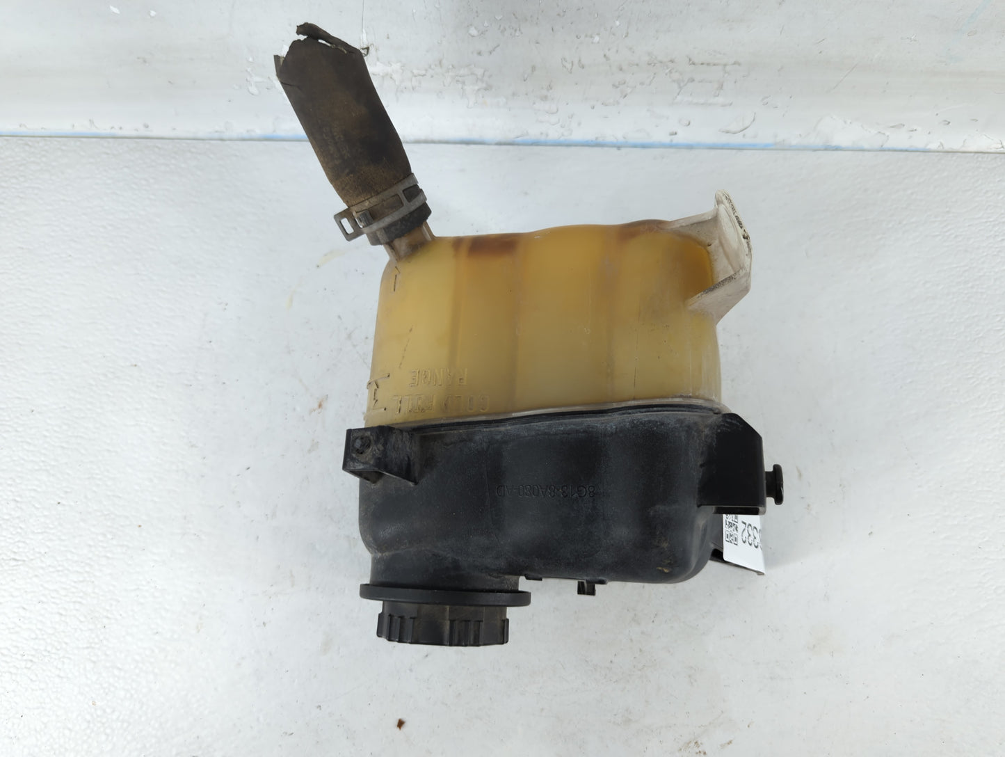2008-2011 Ford Taurus Radiator Coolant Overflow Expansion Tank Bottle 818332 - Oemusedautoparts1.com